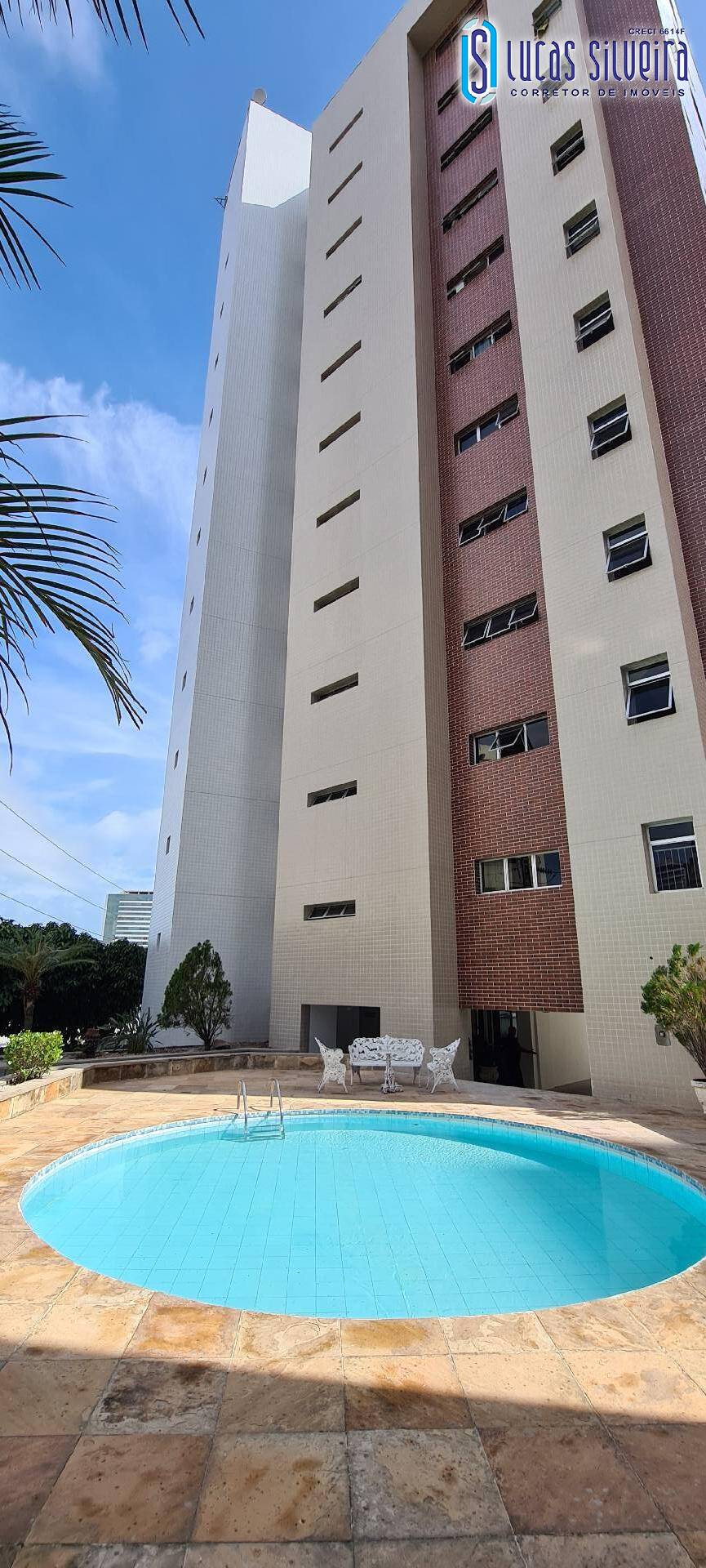 Apartamento à venda com 3 quartos, 135m² - Foto 2